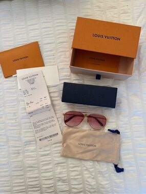 Louis Vuitton Women's Pink Gradient Aviator Sunglasses - Gold Frame